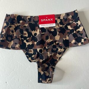 SPANX SpanxSmooth Undie-tectable Thong Panty Leopard Print XS